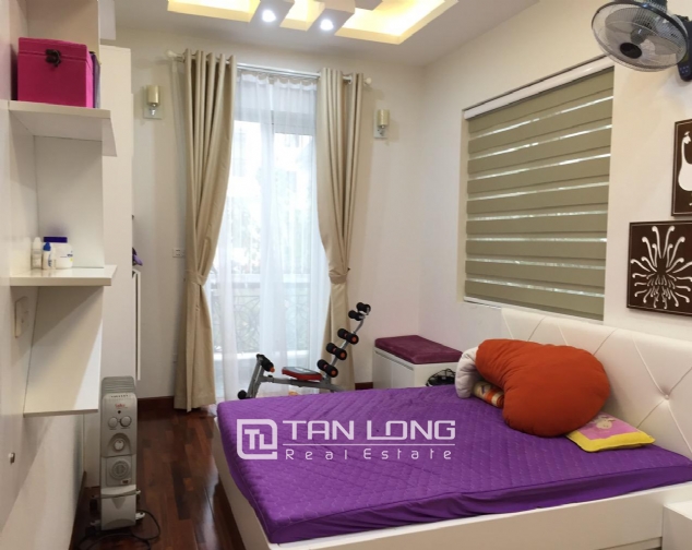 3 bedroom vila with garden for rent in Anh Dao area, Vinhomes Riverside 5