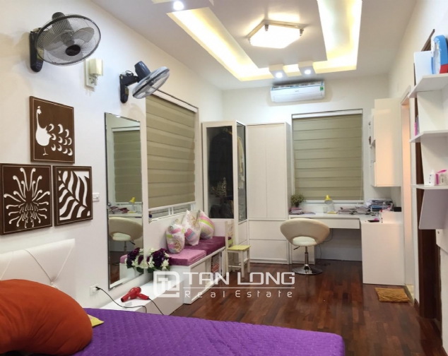 3 bedroom vila with garden for rent in Anh Dao area, Vinhomes Riverside 6