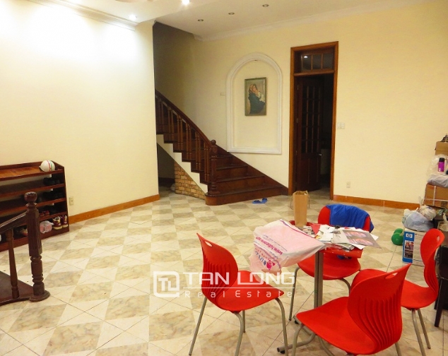 6 bedroom house for rent in Thong Phong lane, Ton Duc Thang street, Dong Da district 2