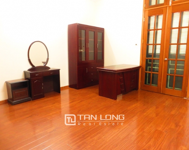 6 bedroom house for rent in Thong Phong lane, Ton Duc Thang street, Dong Da district 5