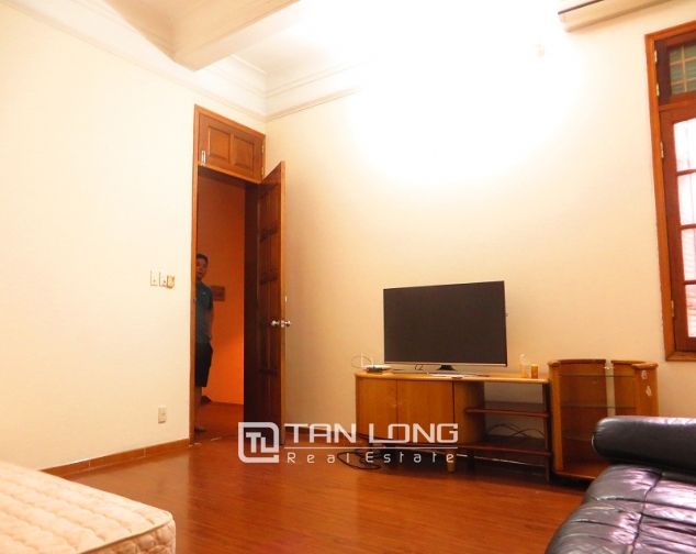 6 bedroom house for rent in Thong Phong lane, Ton Duc Thang street, Dong Da district 7