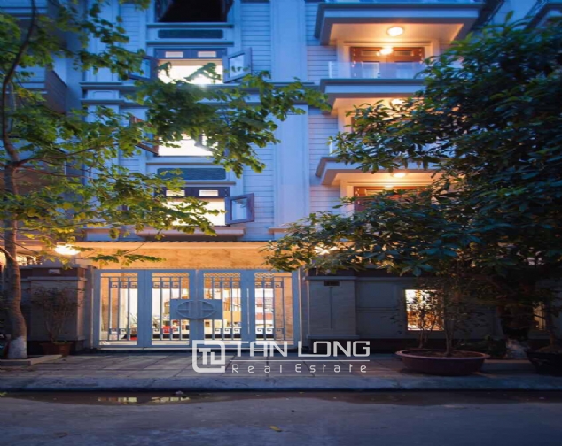 A 5-bedroom luxurious villa for rent in Long Bien district! 3