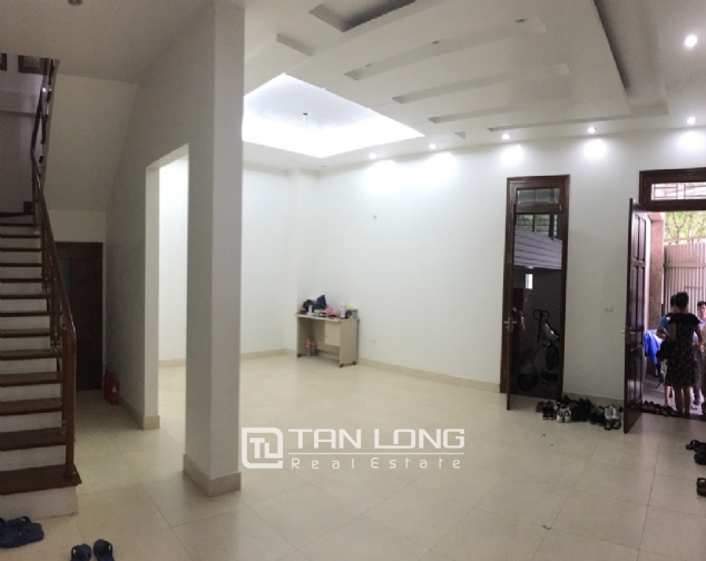 A 5-storey house for rent on Nguyen Hoang Ton - Peach Garden, Tu Liem district! 2