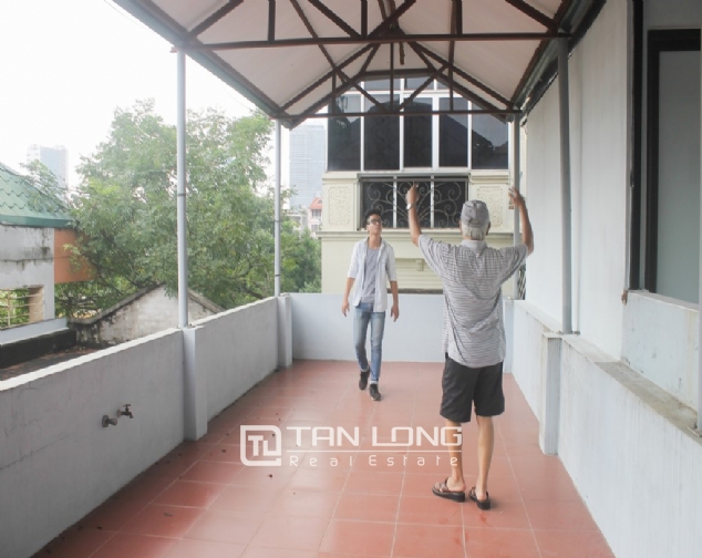A nice 4 bedroom house for rent in Dao Tan str., Ba Dinh dist. 10