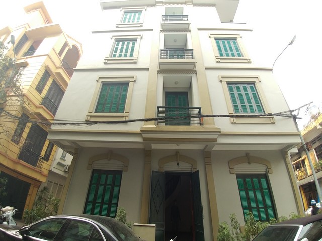 Beautiful 4-storey house for rent in Tran Quy Cap street