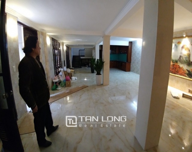 Beautiful villa for lease in Tran Quang Dieu. 7