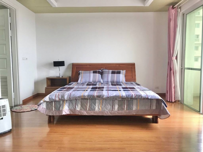 Big 3BHK - 154SQM apartment for rent in E4 Ciputra 10