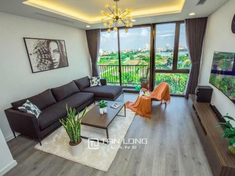 Big balcony service apartment Trinh Cong Son Tay Ho 6