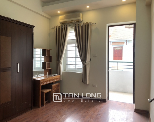 Cheap price apartment for rent in Hoang Quoc Viet street, Cau Giay district! 3