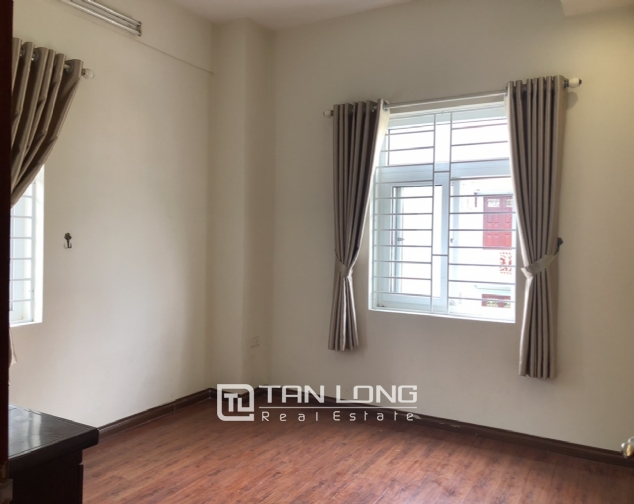 Cheap price apartment for rent in Hoang Quoc Viet street, Cau Giay district! 5
