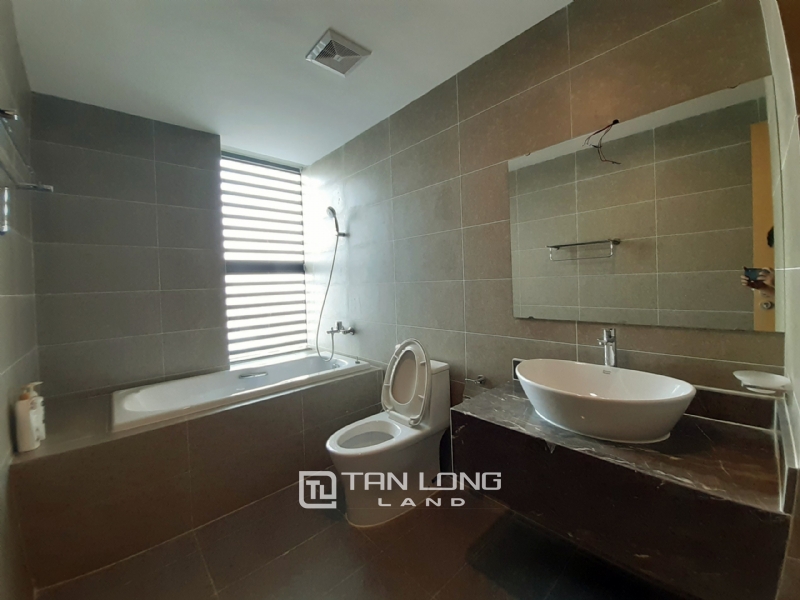 CORNER & SPACIOUS 3 bedroom apartment for rent in FLC Twin Tower, 265 Cau Giay street 7