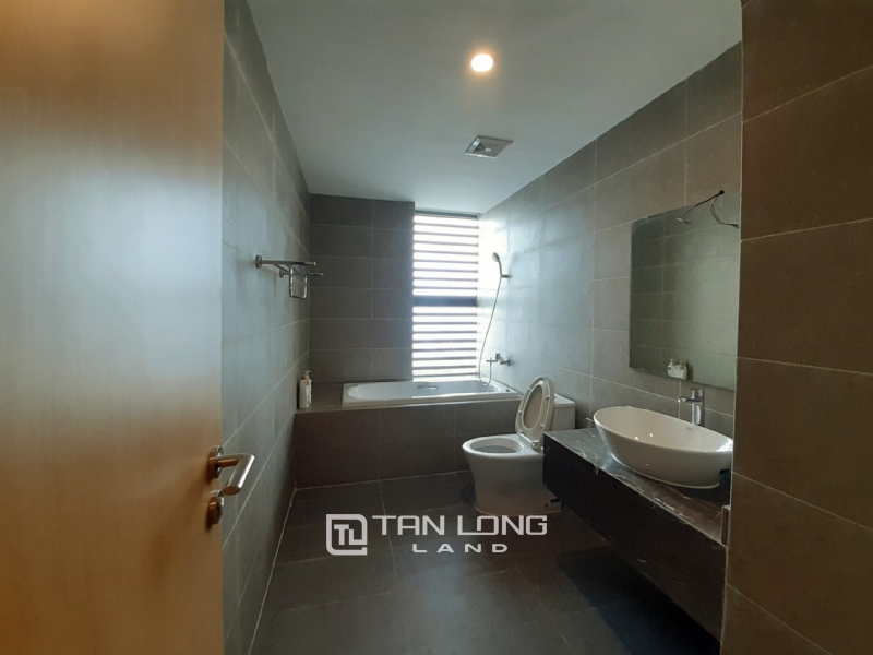 CORNER & SPACIOUS 3 bedroom apartment for rent in FLC Twin Tower, 265 Cau Giay street 8