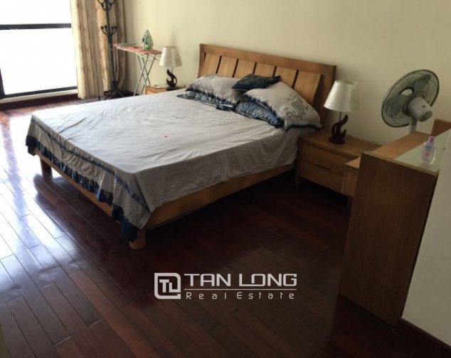 Fascinating apartment for rent in Vincom tower, Ba Trieu 4