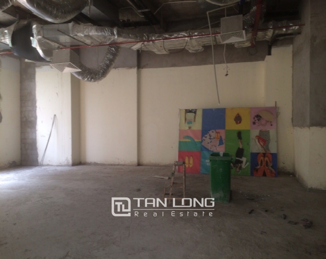 Fist floor in Royal City in Thanh Xuan dist, Hanoi for lease 1