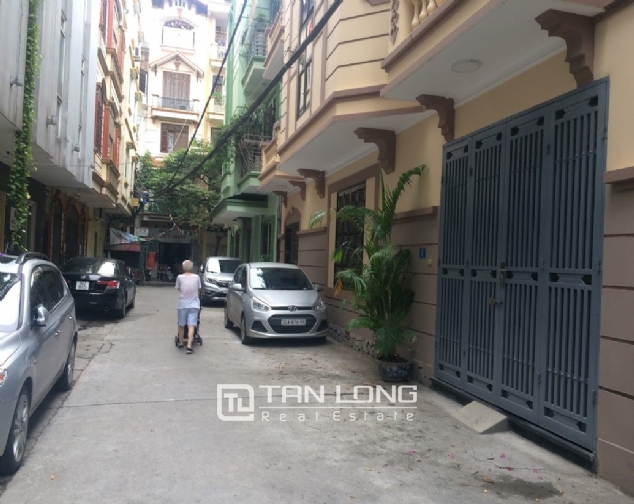 House for rent on Lane 97, Van Cao street, Ba Dinh 1