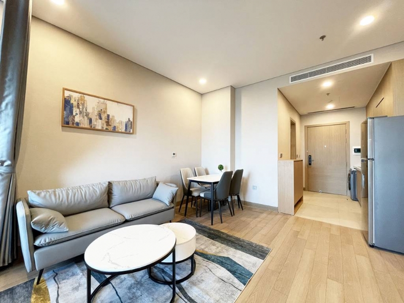 Lancaster Luminaire Studio: Charming 45SQM Apartment for Rent 3