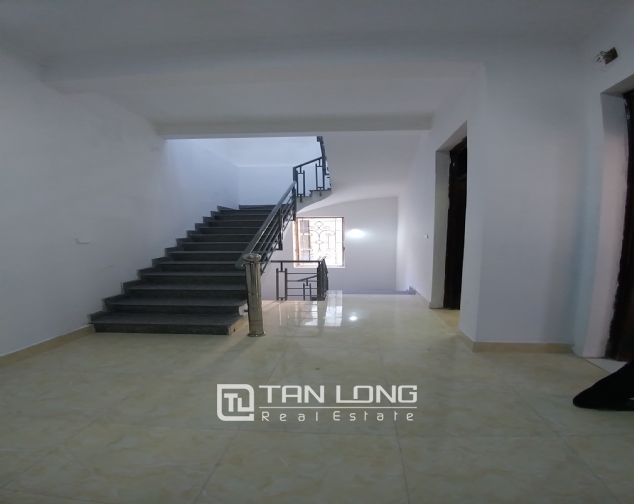 Large 3 storey house for rent in dong da, luxury house for 10