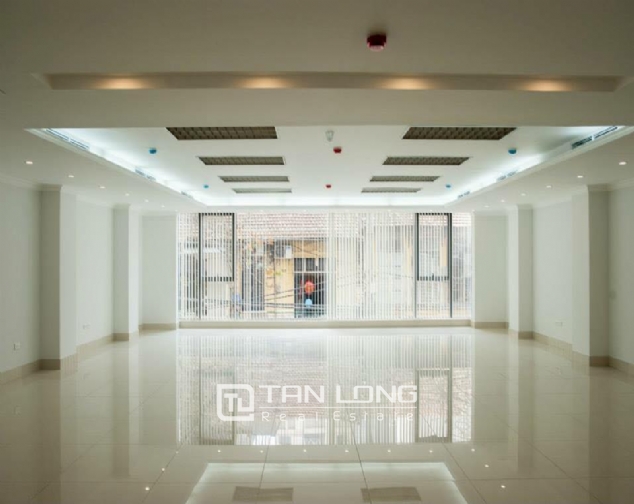 Large office for lease in Mai Hac De street, Hai Ba Trung dist 1