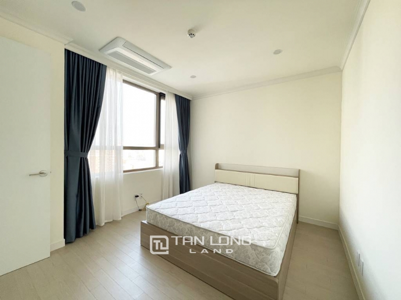 Luxurious 3 - bedroom apartment for rent in Starlake Tay Ho Tay 11