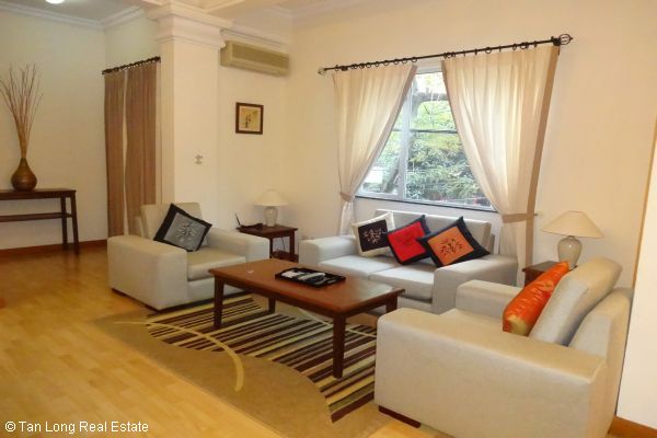 Luxury serviced apartment rental near Opera House Hoan Kiem district 2