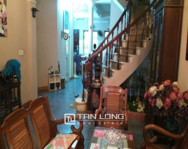 Modern 4 bedroom villa for rent in Cau Giay street, full of high-end furniture 1