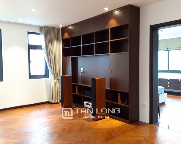 Modern single villa for rent in one of the hottest urban in Tay Ho Tay - Starlake! 4