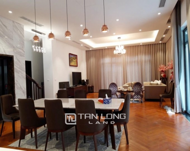 Modern single villa for rent in one of the hottest urban in Tay Ho Tay - Starlake! 5