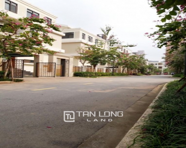 Modern single villa for rent in one of the hottest urban in Tay Ho Tay - Starlake! 2