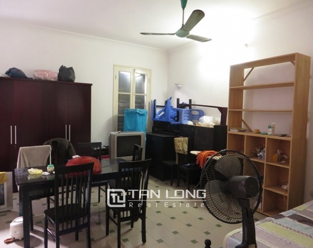 Nice 3 storey villa with big courtyard for rent in Tong Duy Tan, Ba Dinh, Hanoi 4