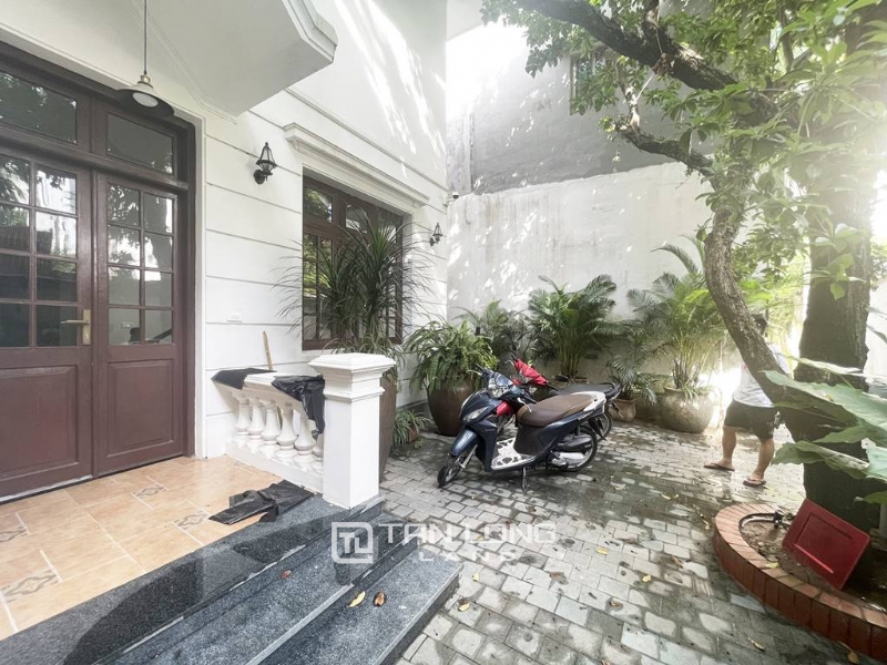 Nice garden villa for rent in alley 31 Xuan Dieu, Tay Ho, Hanoi 4