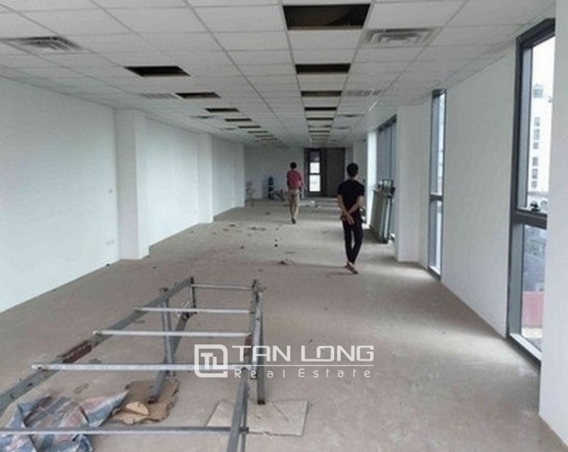Nice office buliding with 8 stories for lease in Tran Nhan Tong street 2