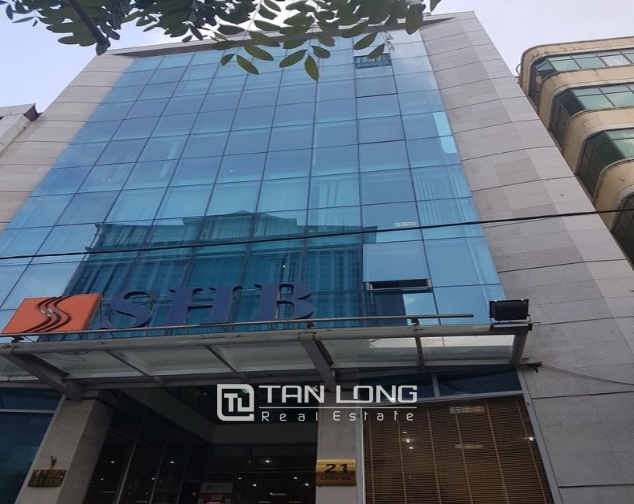 Nice office in Lang Ha street, Dong Da district, Hanoi for rent 1
