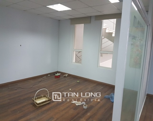 Nice office in Lang Ha street, Dong Da district, Hanoi for rent 4