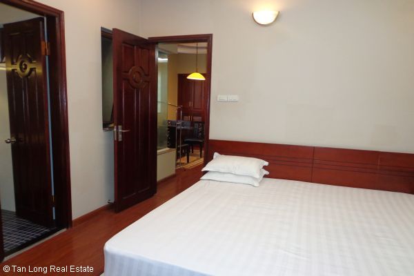 Nice serviced apartment with 2 bedrooms for lease in Cau Dat street 1