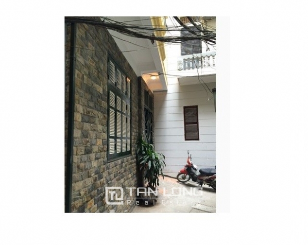 Nice villas in Ngoc Khanh street, Ba Dinh dist for lease 1