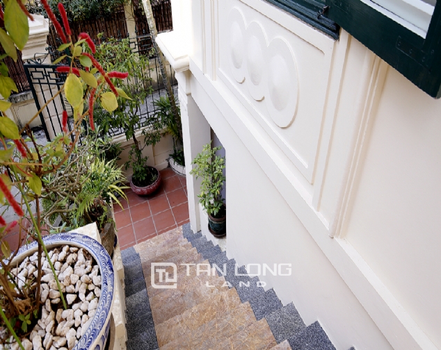 Old French villa for lease in alley 20, Tay Ho Distr 10