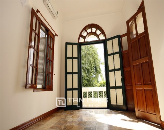 Old French villa for lease in alley 20, Tay Ho Distr 6