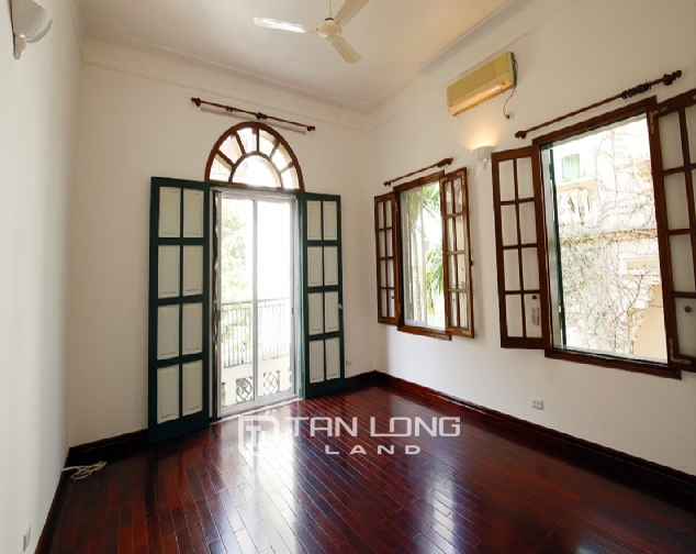 Old French villa for lease in alley 20, Tay Ho Distr 4