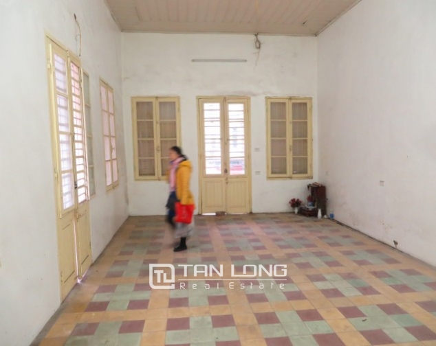 Old-styled villa in Ngo Thi Nham for rent, 2 storeys, small yard 5