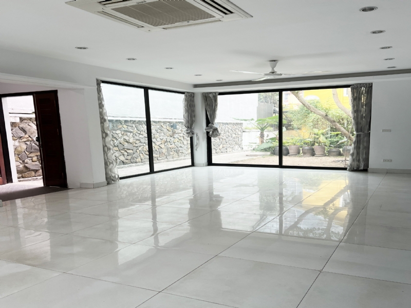 Pertty house 2 bedrooms located in Dang Thai Mai street, Tay Ho for rent. 1