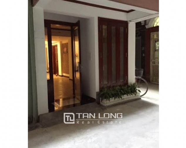 Renting modern 2 bedroom apartment in Lý Nam De, Hoan Kiem, Hanoi 1