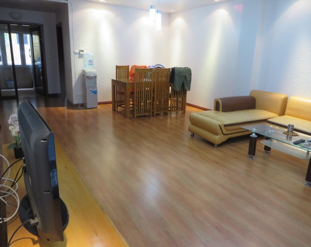 Serviced apartment for rent on Thai Ha street – 2 Bed / 2 Bath – 100Sq m 2