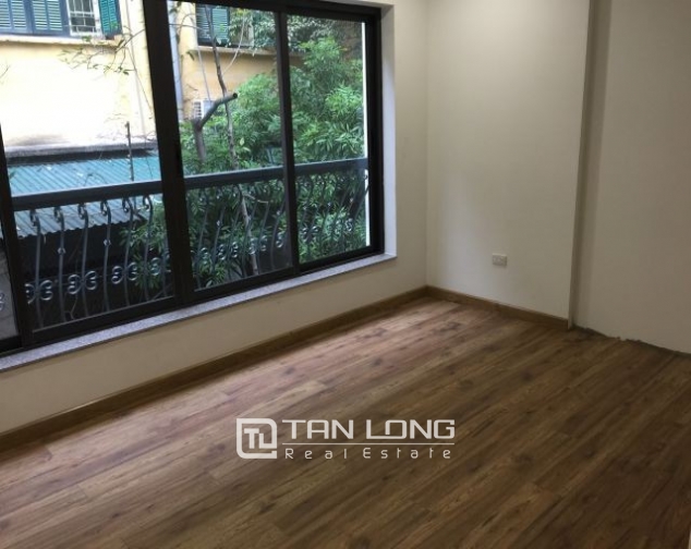 Serviced apartment in Tran Quoc Toan street, Hoan Kiem dist for lease 7