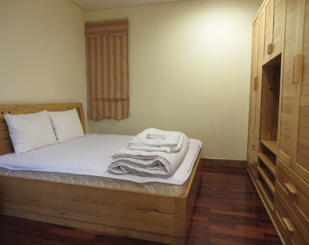Serviced apartment with 2 bedrooms, 2 bathrooms in Lang street, Dong Da district to rent 1