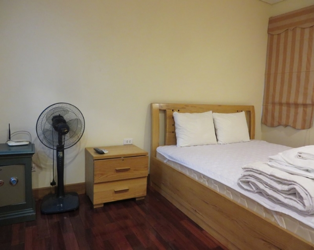 Serviced apartment with 2 bedrooms, 2 bathrooms in Lang street, Dong Da district to rent 2