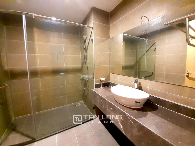 SPACIOUS 2 bedroom apartment for rent in Twin Tower, 265 Cau Giay 15