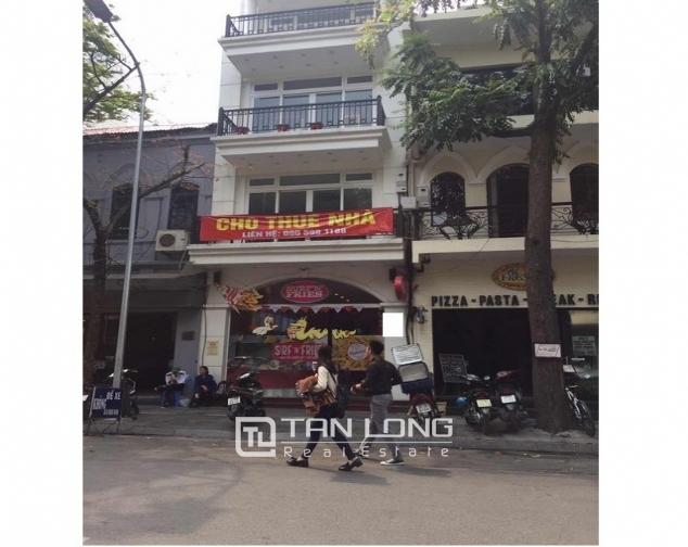 Street house in Nha Tho , Hoan Kiem district, Hanoi for rent 1