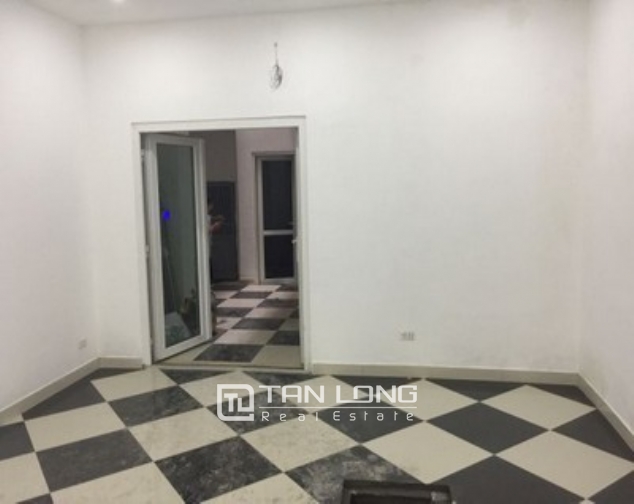 The office building in Tue Tinh street, Hai Ba Trung district for rent 4
