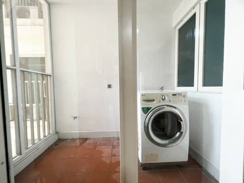 Traditional - style apartment in L1 Ciputra for rent 13