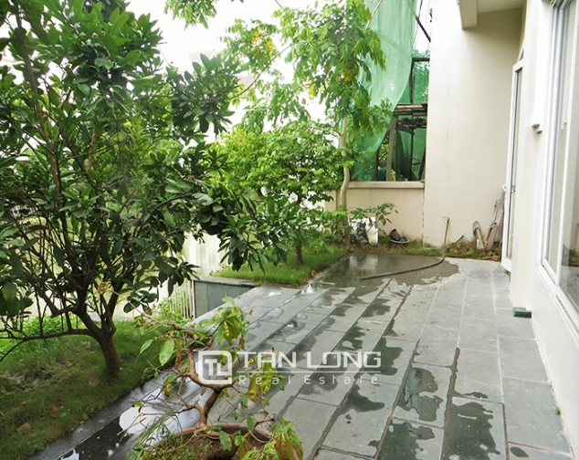 Unfurnished 3 bedroom villa for rent in Hoa Sua, Vinhomes Riverside, Long Bien dist 9